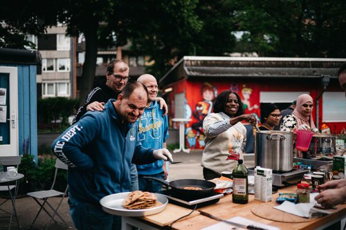 Kochen für den „Suppenfrühling“ an mobile Outdoor-Küche