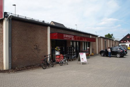 Abbildung 2: Ein Supermarkt in Sterndorf.